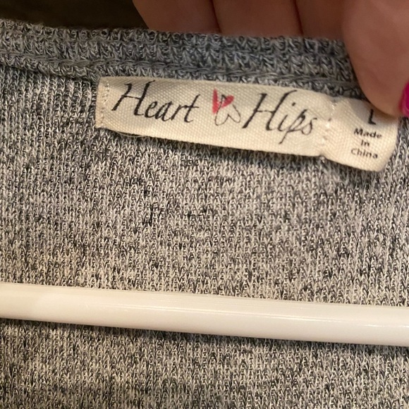 Heart ❤️‎ Hips laced tee dress - Picture 2 of 3